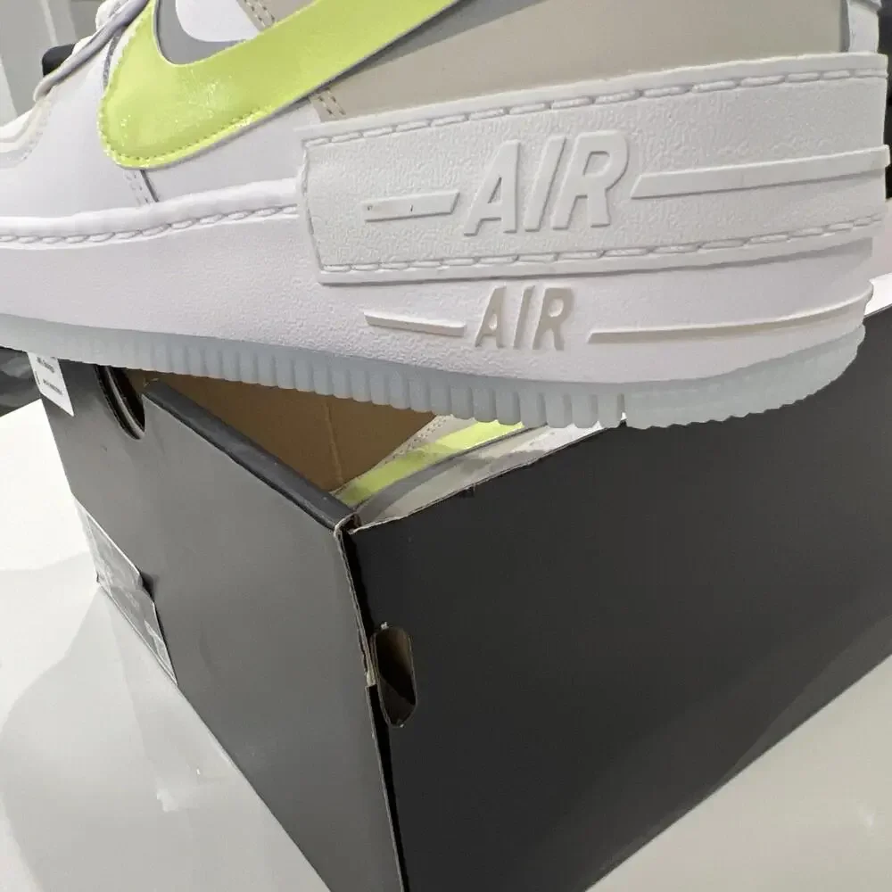 $134 Women Nike Air Force 1 Shadow Shoes White/Lemon/Wolf Grey FB7582 Size 9.5 - Picture 12 of 12